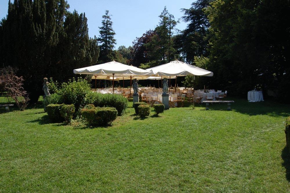 Pensjonat - Restauracja Zolty Domek Szczecinek Exterior photo