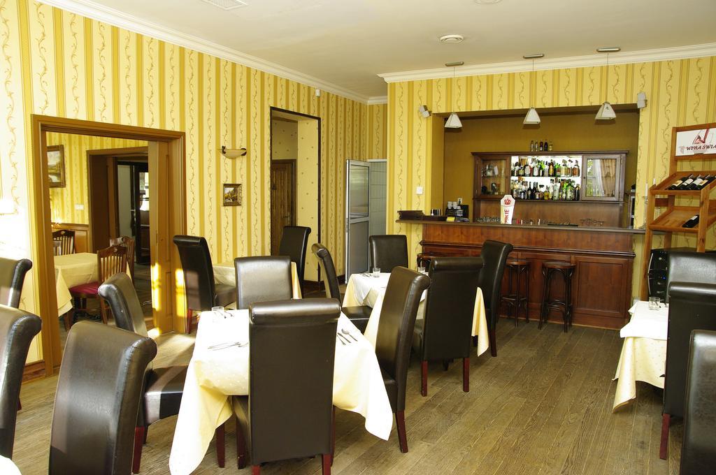Pensjonat - Restauracja Zolty Domek Szczecinek Exterior photo